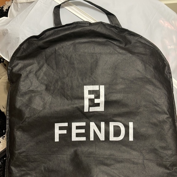 NWT Men’s Medium Fendi Logo-hood Technical Ski Down Jacket In Black/Yellow/White - Picture 16 of 16